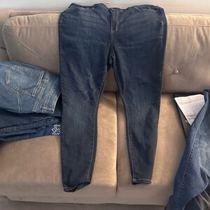Classic Indigo Women's Skinny Jeans